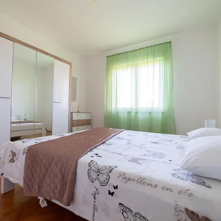 With Parking Space Bibinje, Zadar - 24712 Апартаменты Бибинье